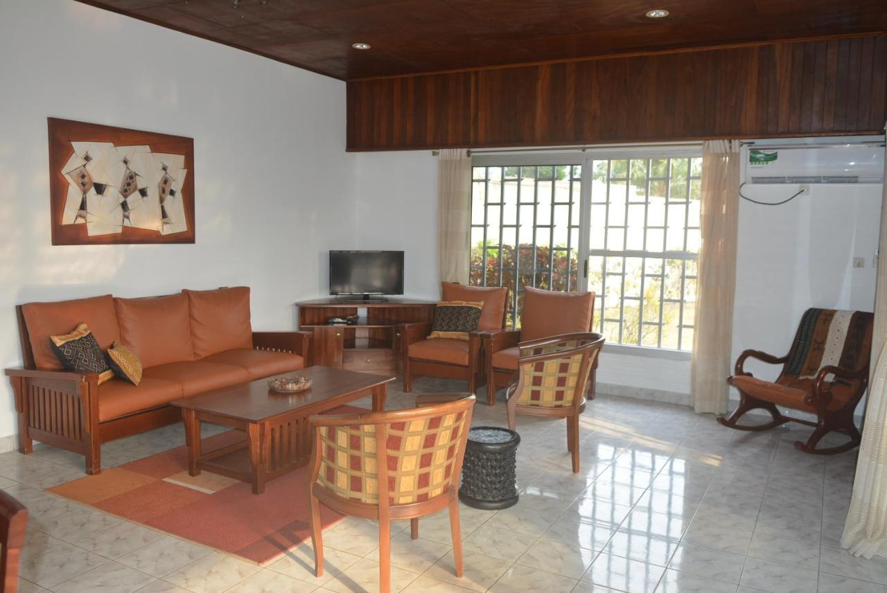 Villa Les 3 Oisillons Kribi Exterior photo